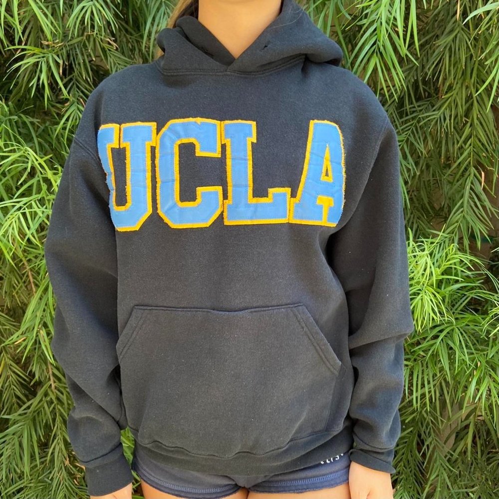 UCLA Bruins Black long sleeve pullover Hoodie Size M